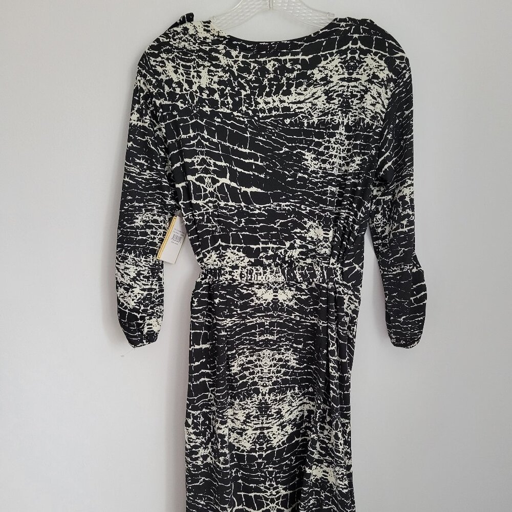 Dress - Picture 2 of 6